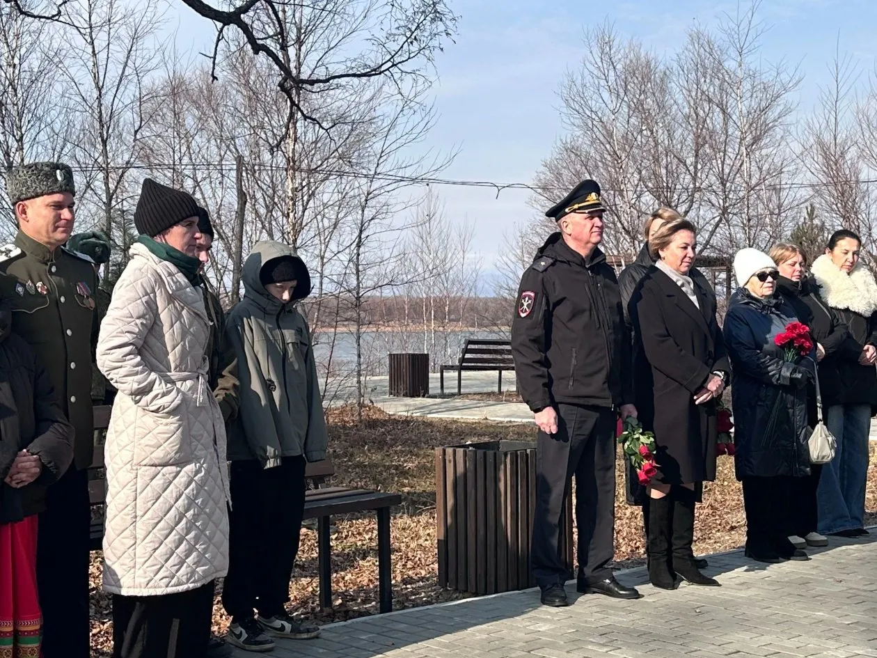 В Екатерино-Никольском открыли памятник амурским казакам